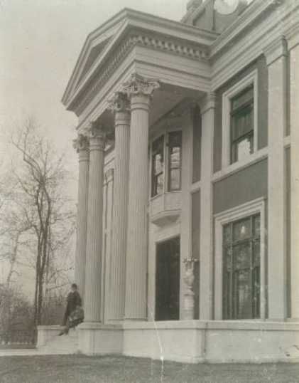 This circa 1900 photograph of Bell Place (via University of Louisville Libraries) shows that Bell Place was once painted in contrasting colors to highligh the pilasters and other decorative elements